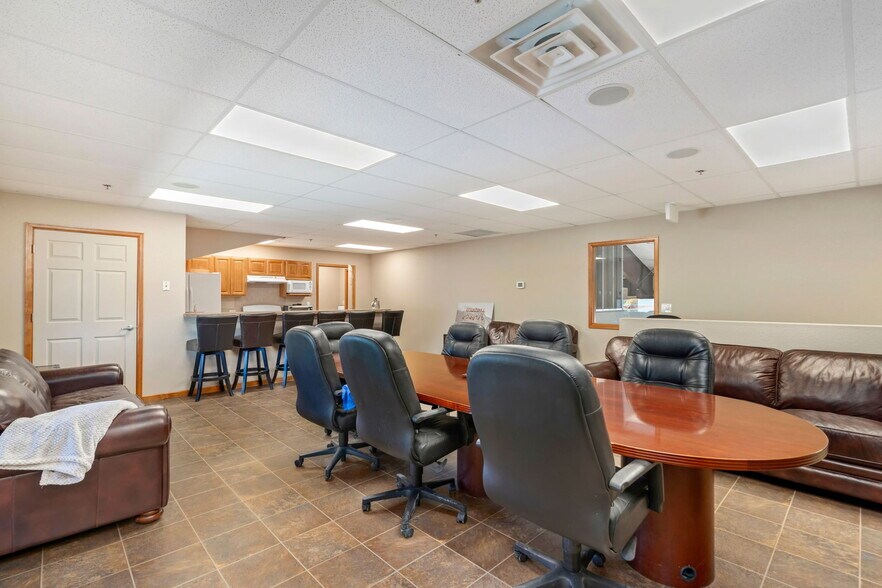 More Photos Of 5740 Boeing Dr, Loveland Warehouse For Sale