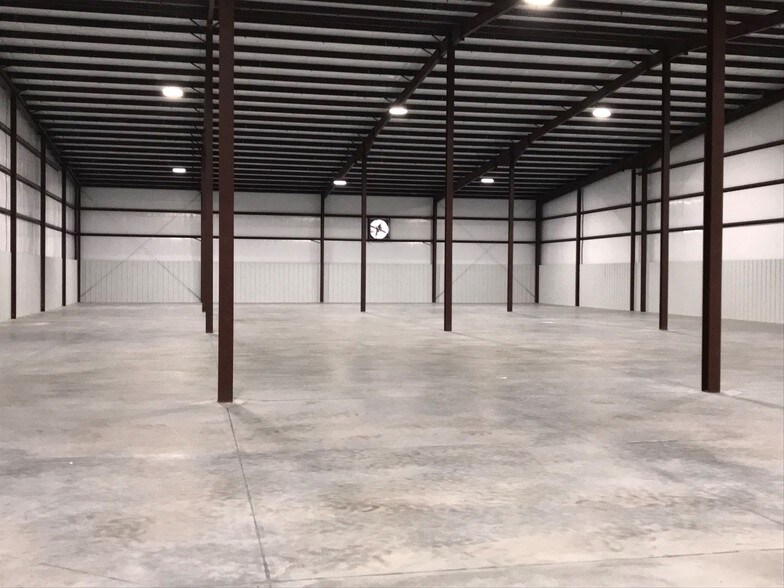 More Photos Of 164 Windy Hill Rd, Tifton Warehouse For Lease