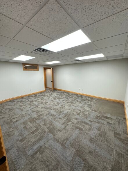 More Photos Of 250 N Main St, Crown Point Office For Lease