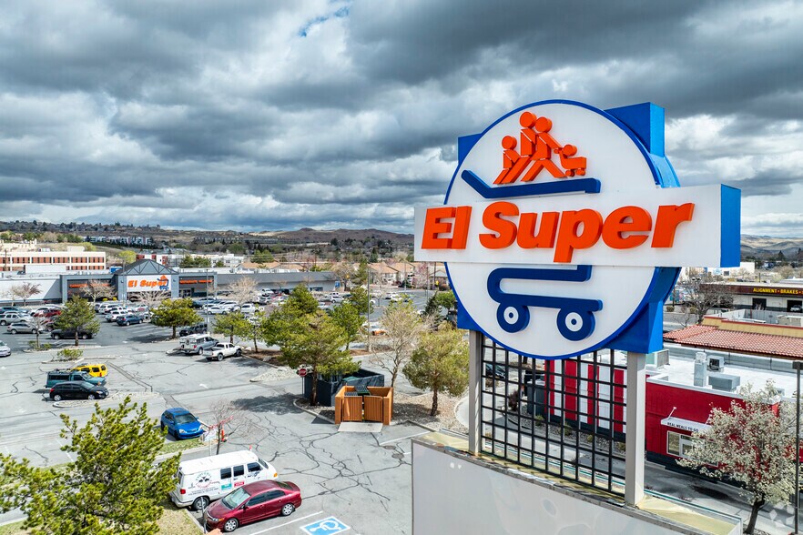 More Photos Of 1901 Silverada Blvd, Reno Supermarket For Lease