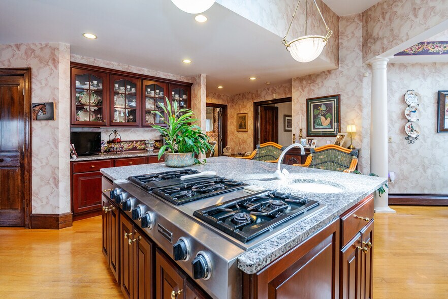 More Photos Of 90 Putnam Pike, Johnston Flex For Sale