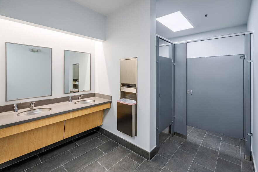 More Photos Of 1325 Truby Dr, Haw River Distribution For Lease