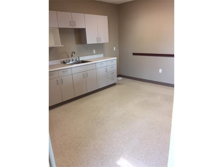 More Photos Of 425 2nd St SE, Cedar Rapids Office For Sale