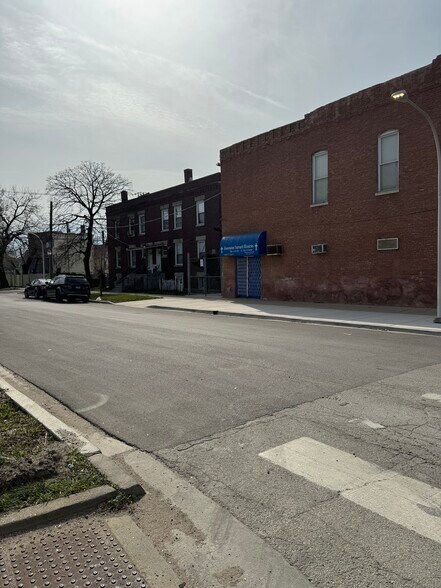More Photos Of 4709 W Lake St, Chicago Industrial For Sale