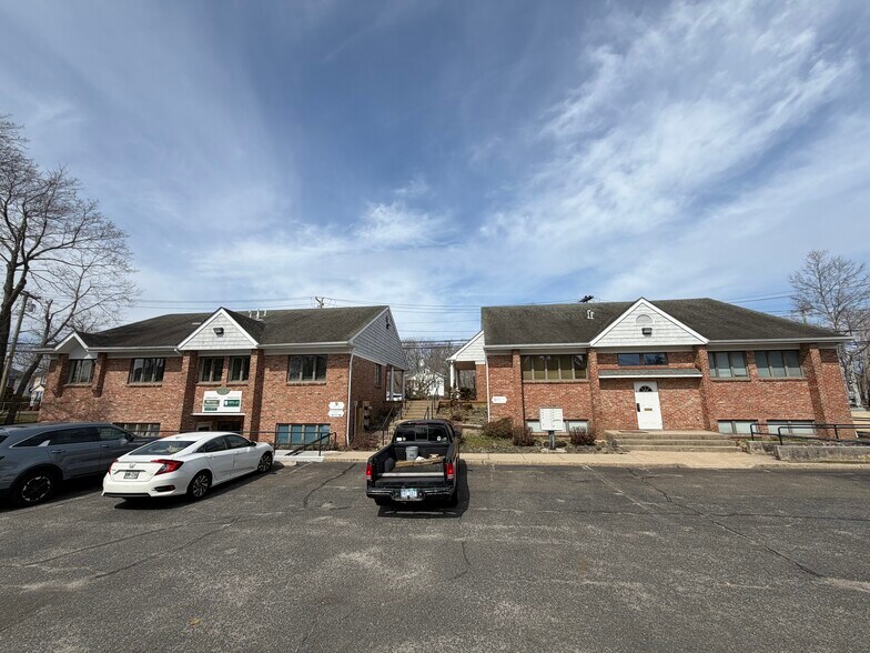 More Photos Of 633 A E Main St, Riverhead Office For Sale