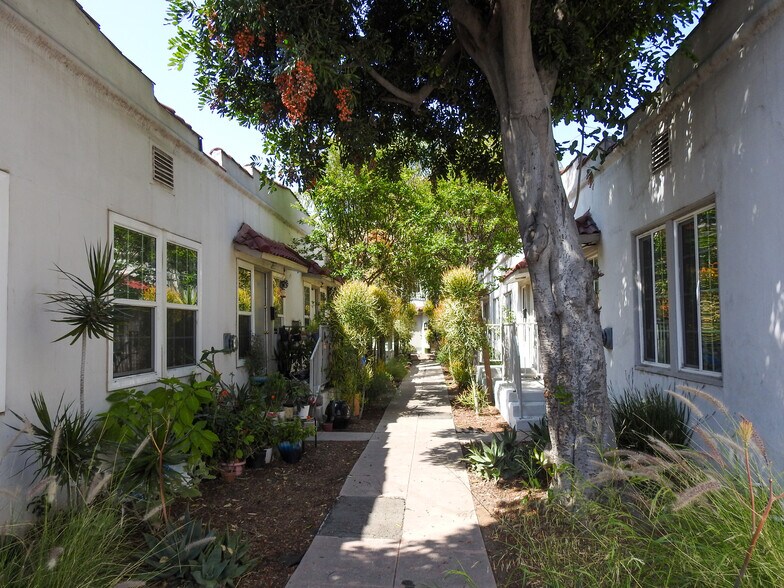 More Photos Of 4515 Willowbrook Ave, Los Angeles Apartments For Sale