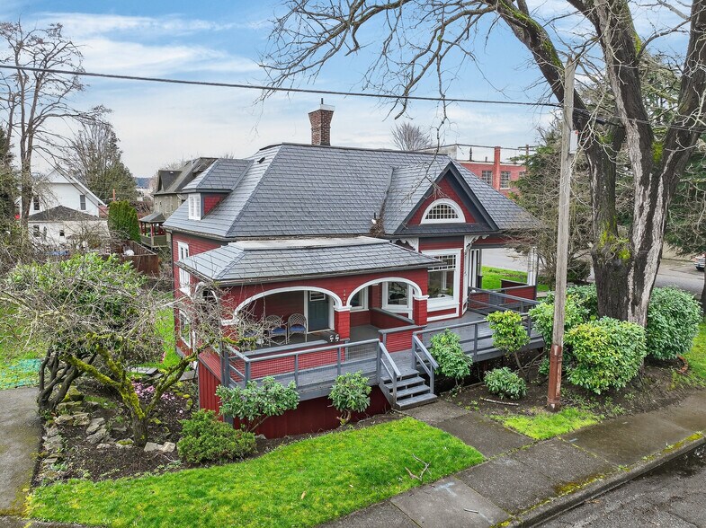 More Photos Of 1310 Ellsworth St, Bellingham Multifamily For Sale