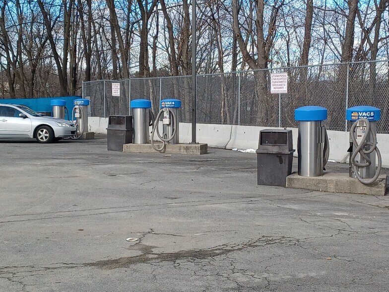 More Photos Of 824 Water St, Fitchburg Carwash For Sale