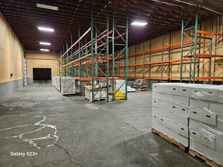 More Photos Of 3151 Waconda Rd NE, Gervais Warehouse For Lease