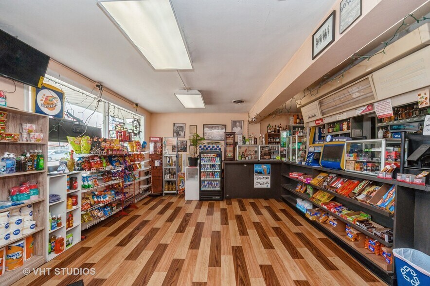 More Photos Of 2864 Washington St, Waukegan Storefront Retail Office For Sale