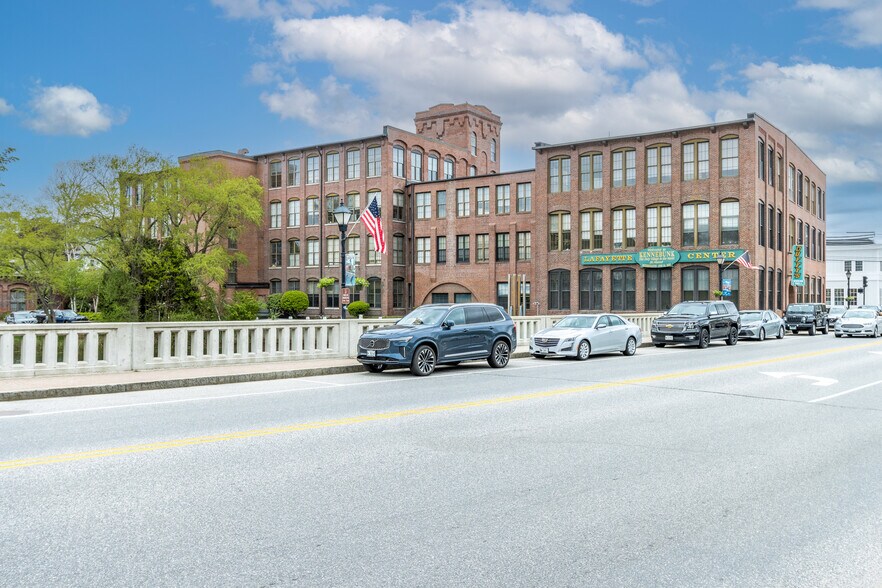 More Photos Of 2 Storer St, Kennebunk Office For Lease