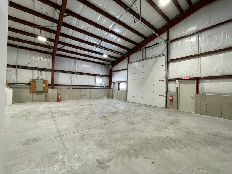 More Photos Of 111 Hopkins Hill Rd, West Greenwich Flex For Lease
