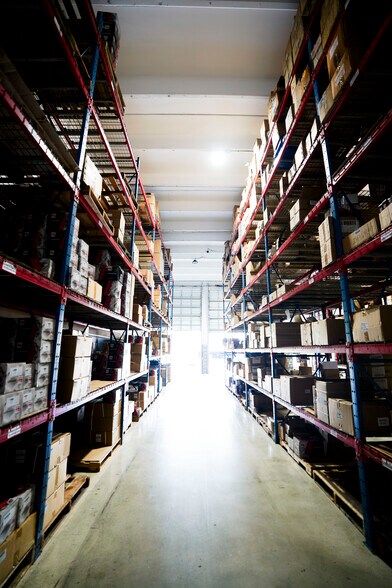 More Photos Of 7865 NW 46th St, Doral Warehouse For Lease