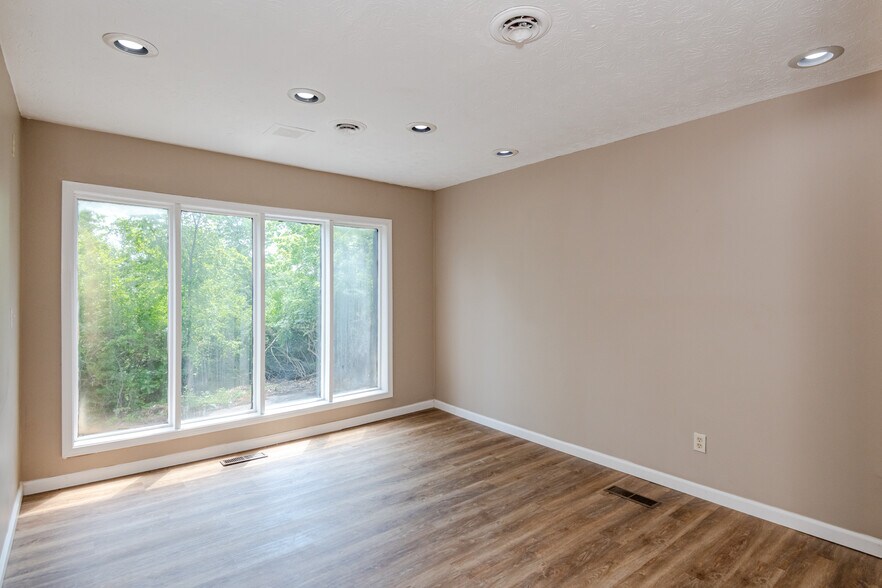 More Photos Of 6750 Brandt Pike, Huber Heights Medical For Sale