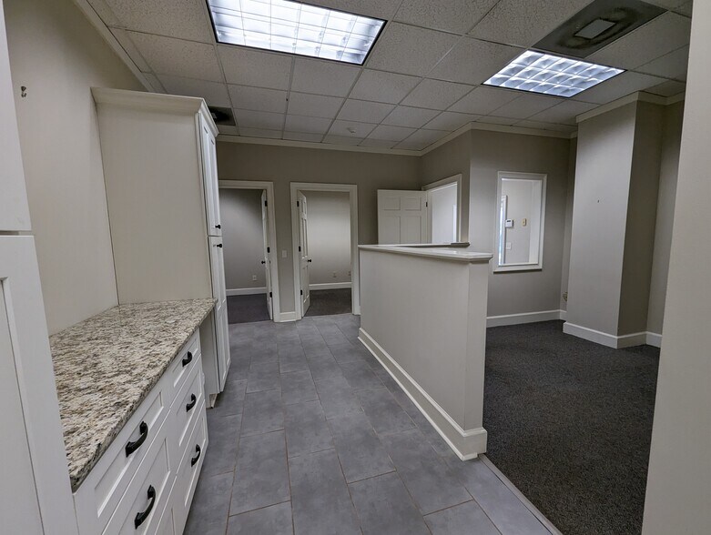 More Photos Of 800 3rd Ave, West Point Office For Sale