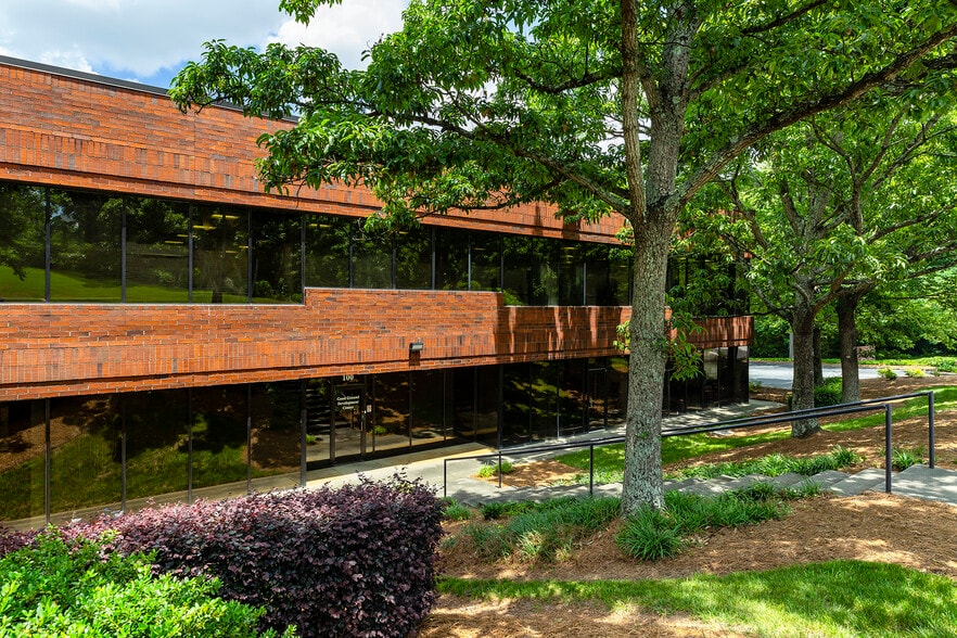 More Photos Of 1688 Phoenix Pky, College Park Unknown For Lease