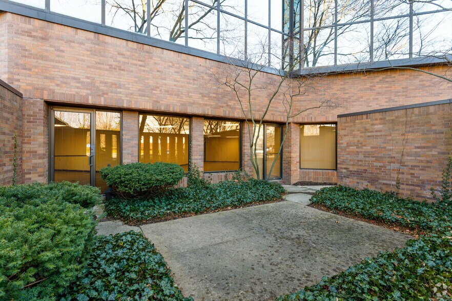 More Photos Of 900 Victors Way, Ann Arbor Office For Lease