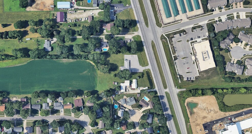 More Photos Of 6540 N Us-31, Whiteland Veterinarian Kennel For Sale