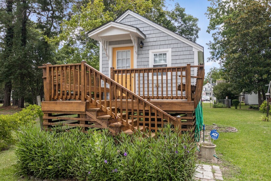 More Photos Of 567 E Water St, Belhaven Hospitality For Sale