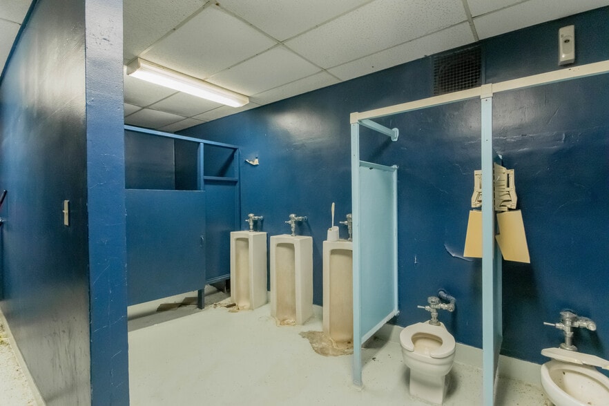More Photos Of 311 N A St, Wellington Schools For Sale