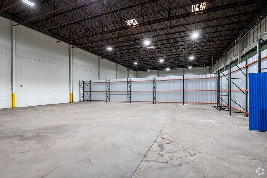 More Photos Of 567-575 N Midland Ave, Saddle Brook Warehouse For Lease
