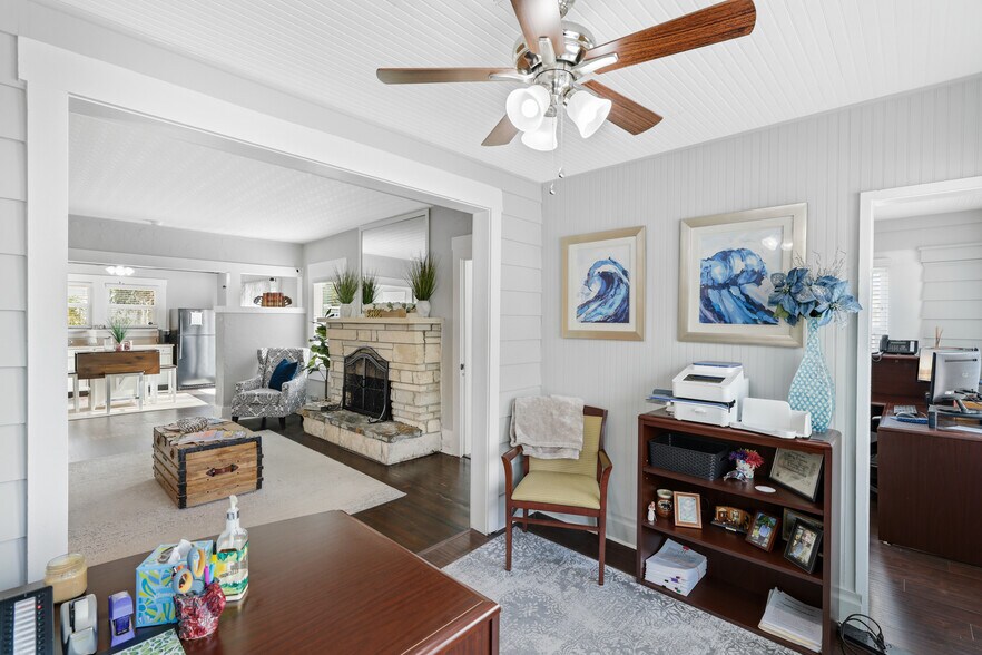 More Photos Of 1322 3rd Ave W, Bradenton Office Residential For Sale