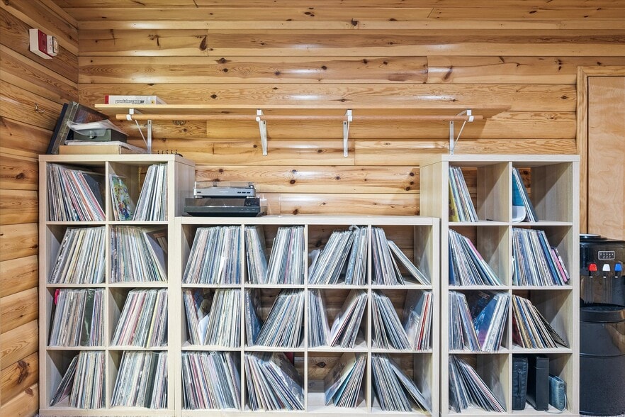 More Photos Of 341 US Route 1, Weston Hotel For Sale