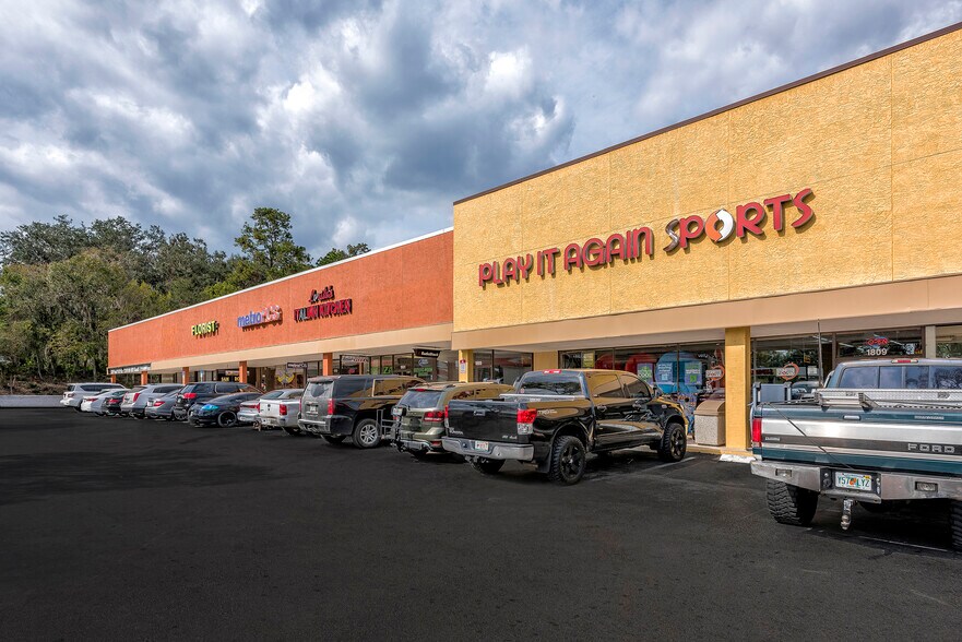More Photos Of 2019-2023 E Silver Springs Blvd, Ocala General Retail For Lease