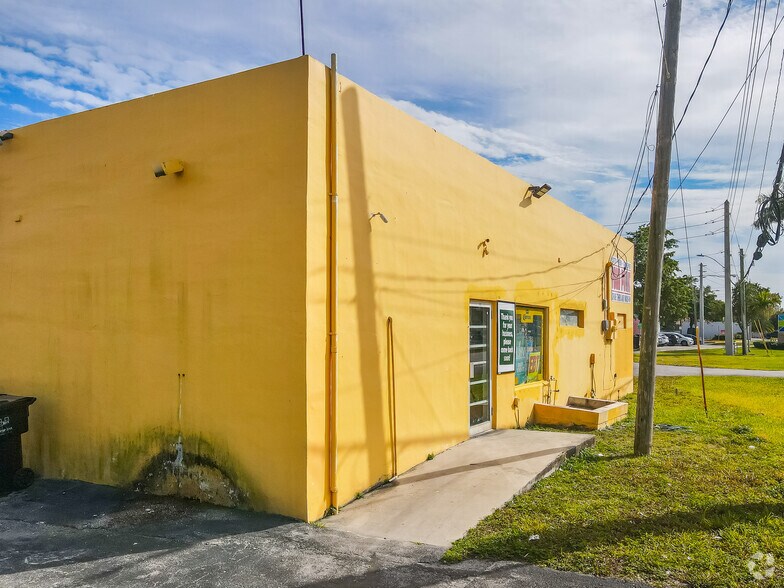 More Photos Of 900 Old Federal Hwy, Hallandale Convenience Store For Lease