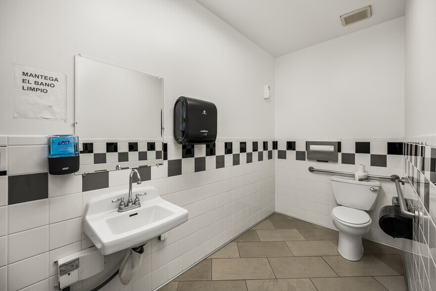 More Photos Of 1153 W Holt Blvd, Ontario Auto Dealership For Sale