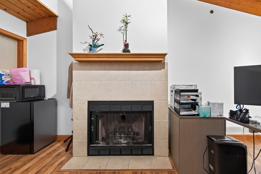 More Photos Of 14565-14579 Grand Ave S, Burnsville Office For Sale