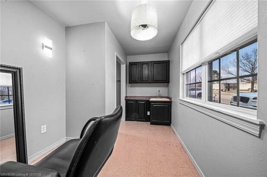 More Photos Of 6710 Dallas St, Fort Smith General Retail For Sale