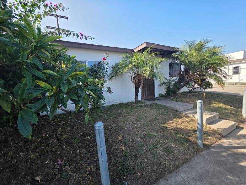 Primary Photo Of 8858 Flower St, Bellflower Freestanding For Lease