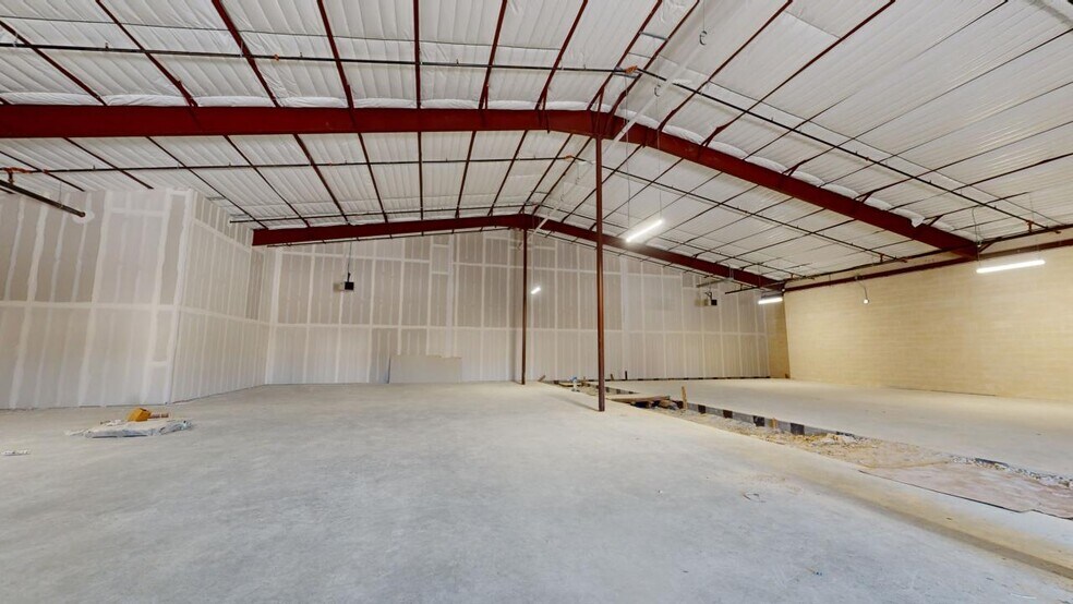 More Photos Of 1900 Hur Industrial Blvd, Cedar Park Flex For Sale