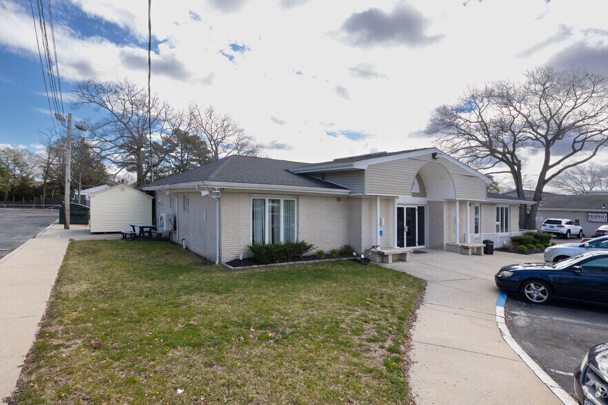 More Photos Of 243 Boyle Rd, Selden Office For Lease