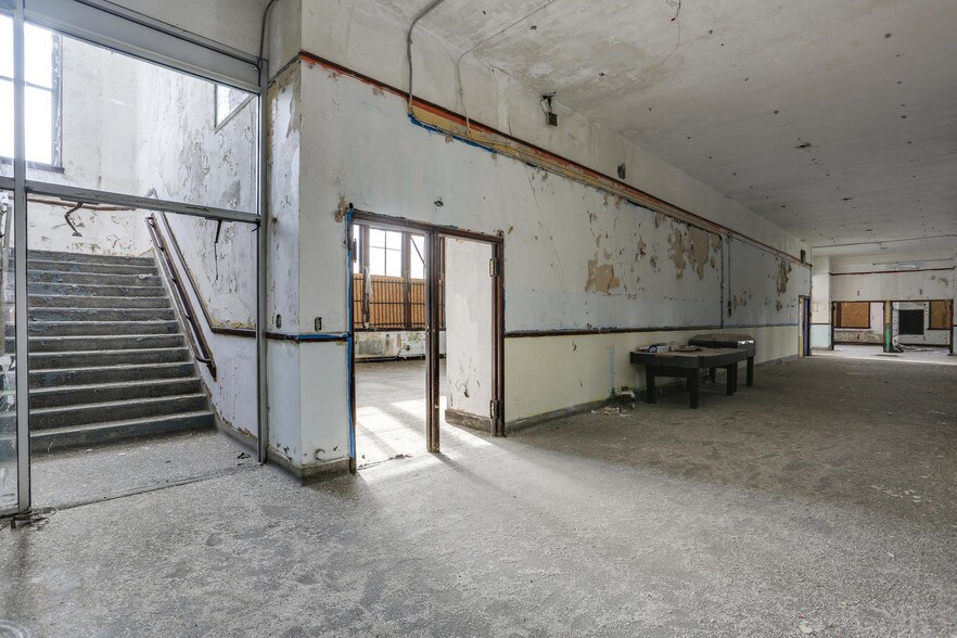 More Photos Of 8411 E Forest Ave, Detroit Schools For Sale