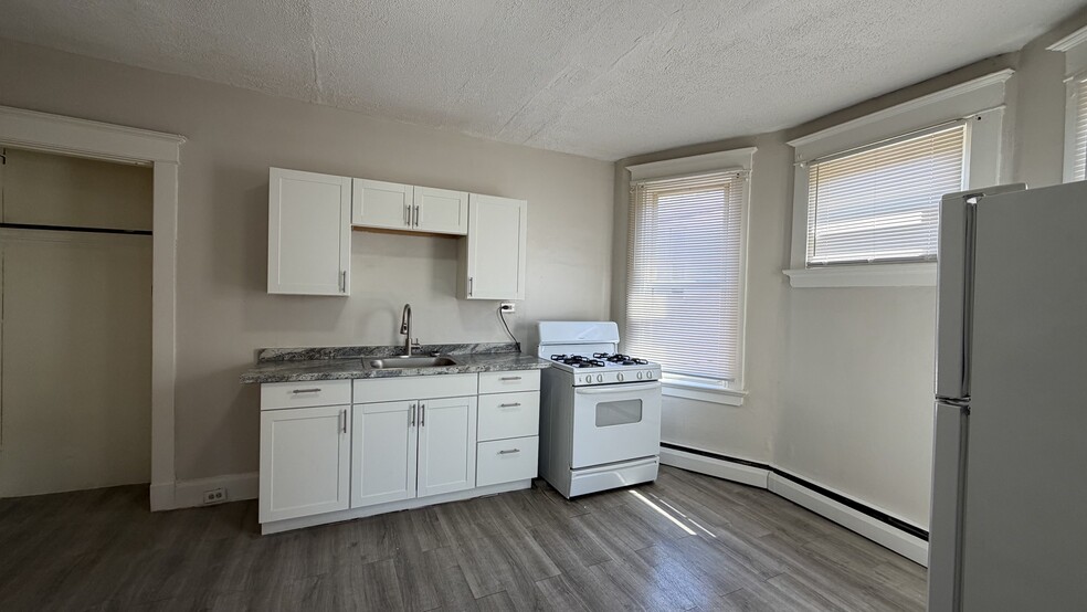 More Photos Of 2072 Elm Ave, Cincinnati Apartments For Sale