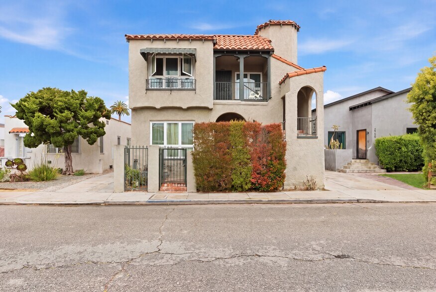 More Photos Of 2744 S Redondo Blvd, Los Angeles Apartments For Sale