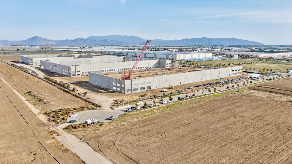 More Photos Of 101 Logistics Ctr, Oxnard Unknown For Lease