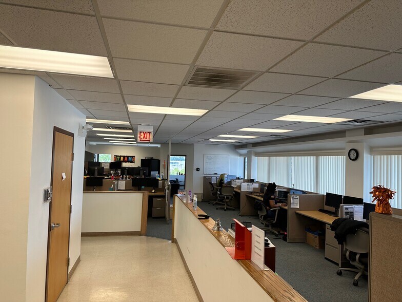 More Photos Of 4201 W 36th St, Chicago Office For Lease