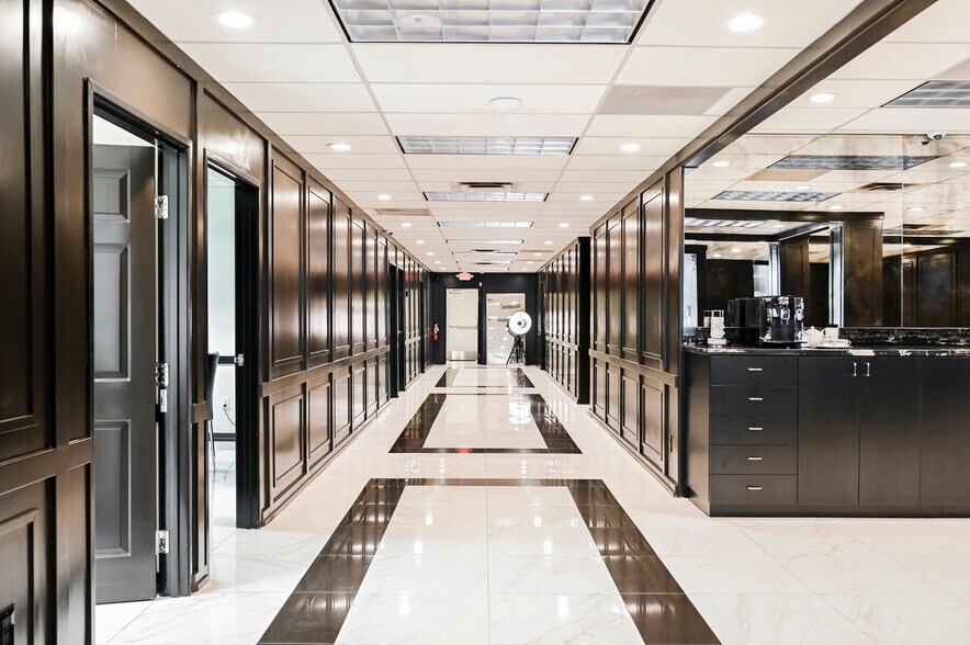 More Photos Of 630 S 3rd St, Las Vegas Office For Sale