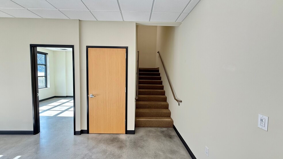 More Photos Of 29601-29607 Agoura Rd, Agoura Hills Unknown For Lease
