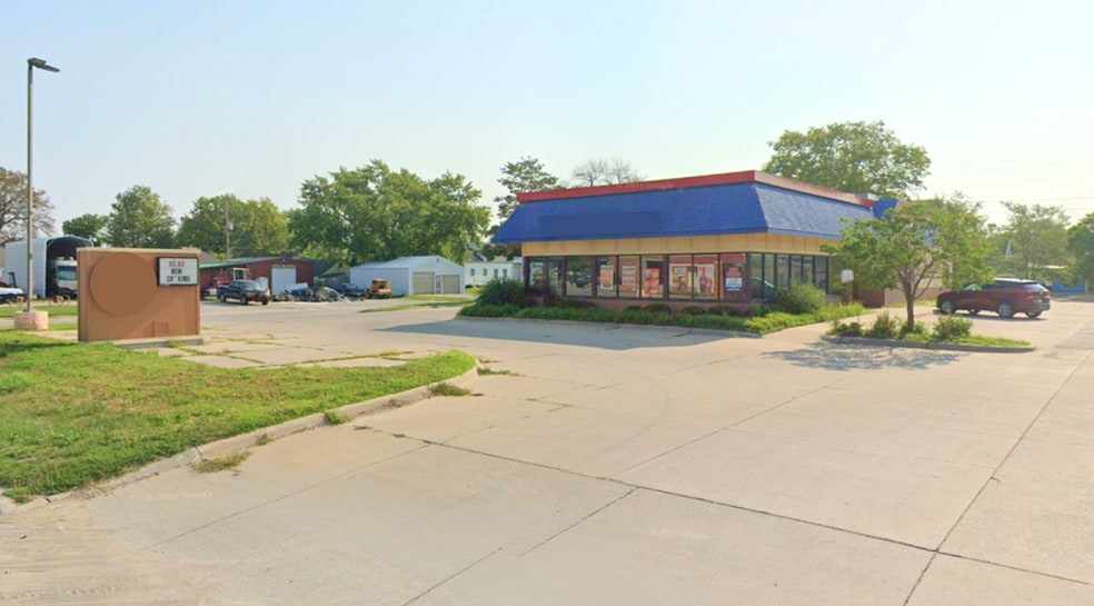 Primary Photo Of 1410 N Broadway St, Red Oak Fast Food For Lease