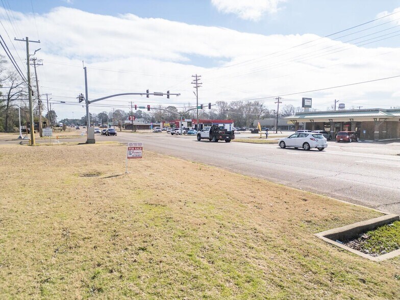 More Photos Of 245 Alabama St, Columbus Freestanding For Sale