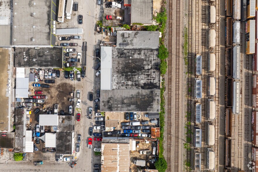 More Photos Of 4305-4325 E 11th Ave, Hialeah Warehouse For Sale