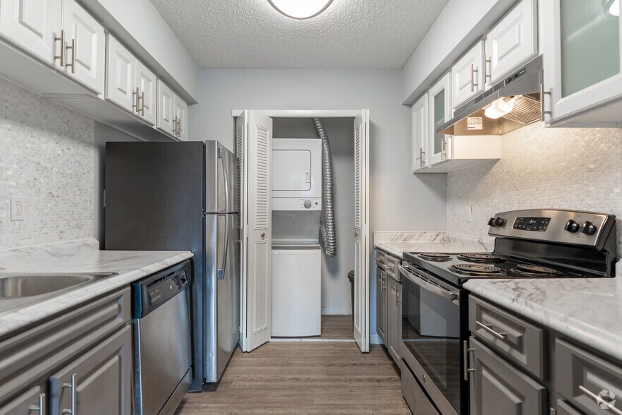 More Photos Of 4610 N Armenia Ave, Tampa Apartments For Sale