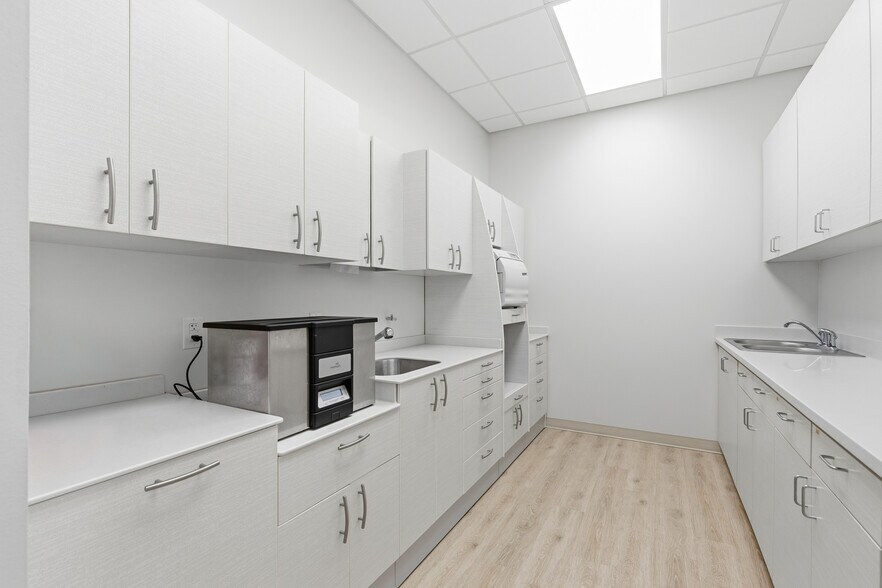 More Photos Of 13341 W Highway 290, Austin Medical For Sale