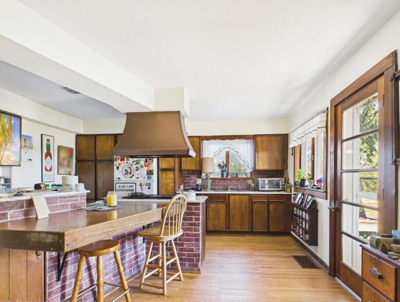 More Photos Of 6640 State Route 5 and 20, Bloomfield Manufacturing For Sale