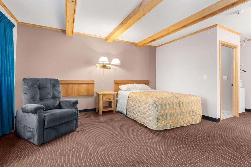 More Photos Of 12800 Cherry Ave, Rapid City Hotel For Sale