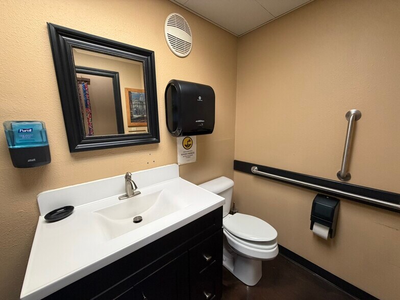 More Photos Of 615 Mena St, Mena Restaurant For Sale